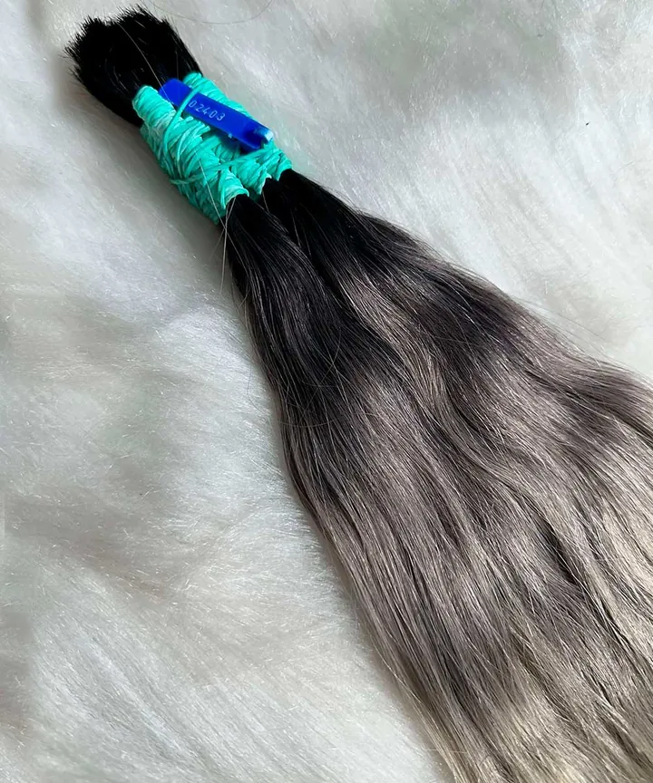Cabelo brasileiro loiro com raiz esfumada de 75 cm