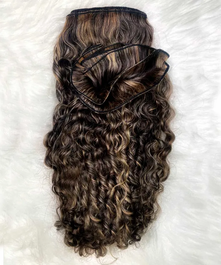 Cabelo cacheado grisalho na tela de ponto americano